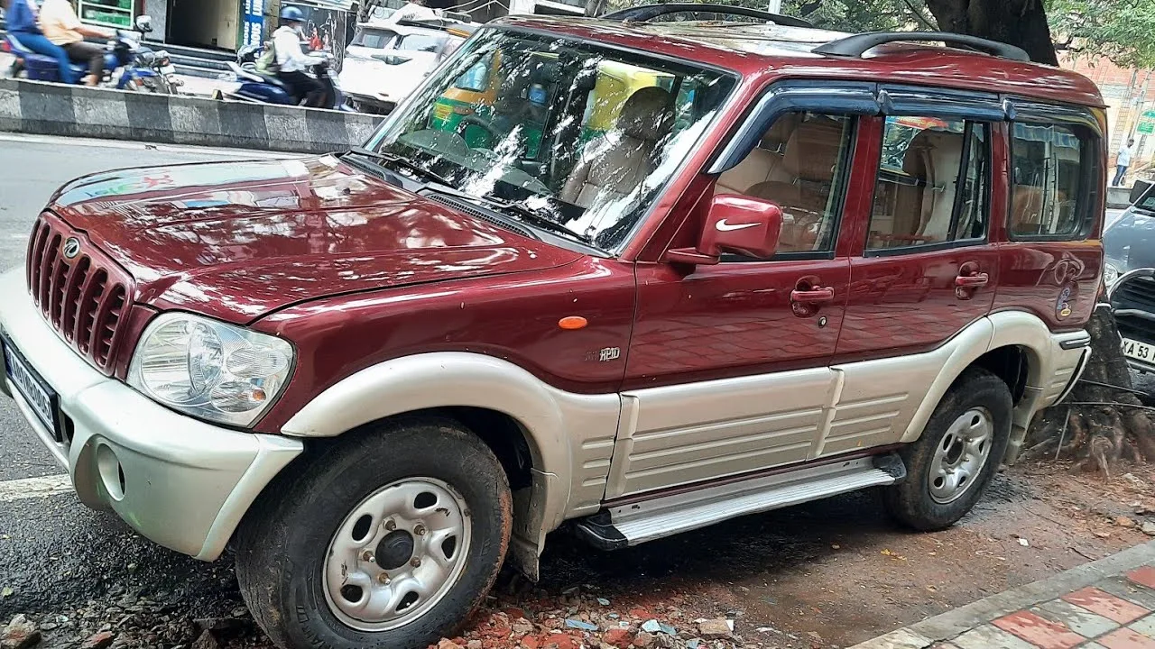 Mahindra Scorpio SLX 2.6 Turbo 8 Str