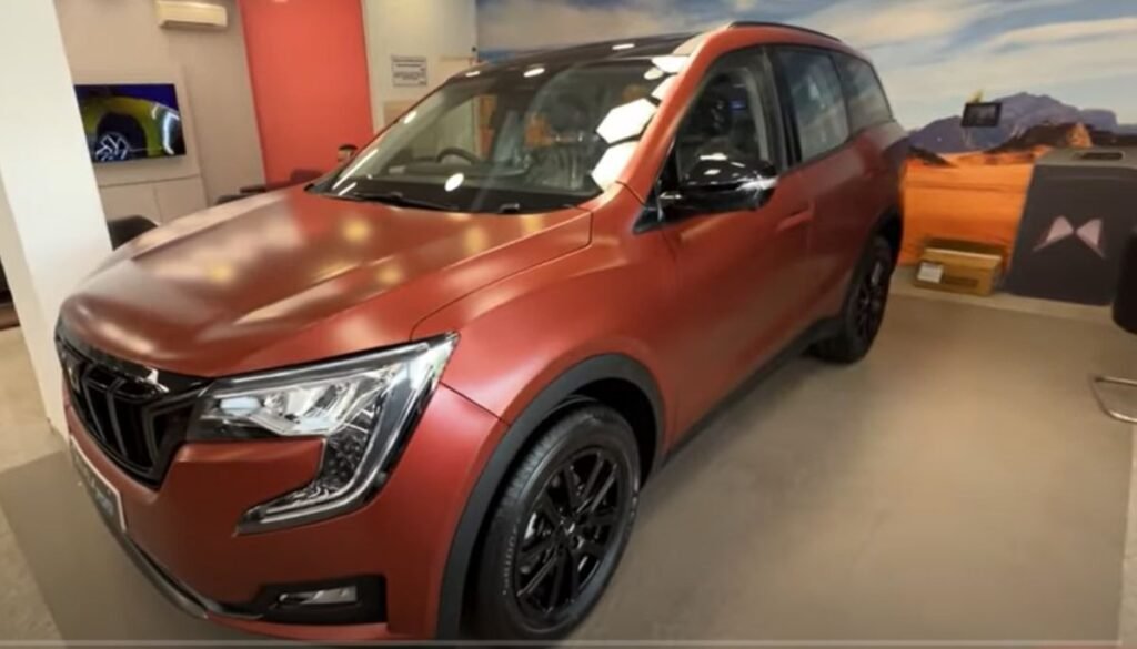 Mahindra XUV 700 SUV