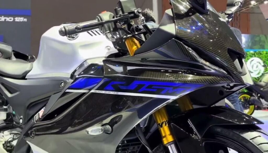 2024 Yamaha R15 Carbon Edition